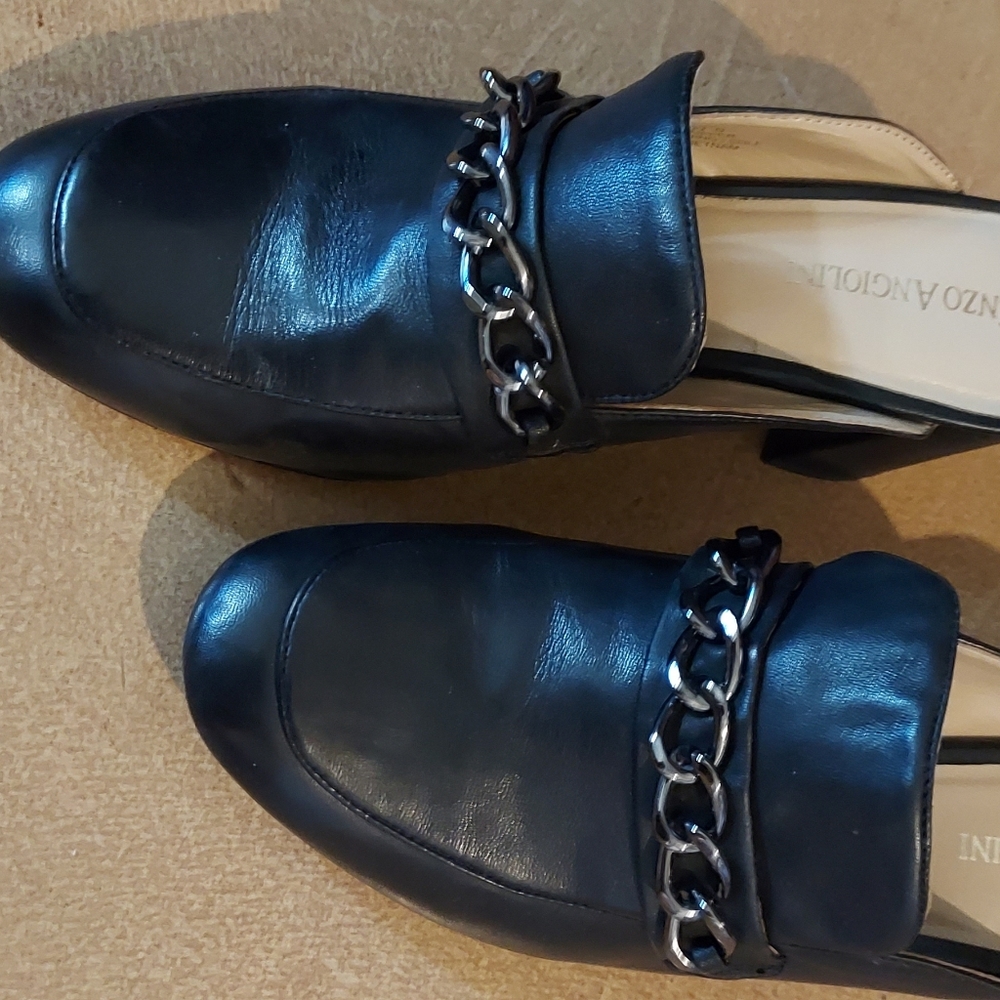 Ladies shoes